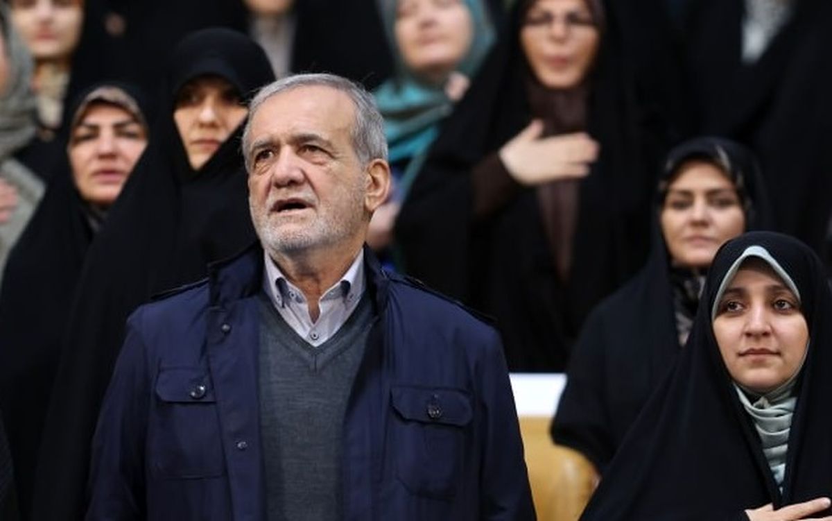  پزشکیان: عده‌ای زنان را در نقش مترسک می‌بینند/ زنان مردان را می‌سازند و آیندۀ کشور را ترسیم می‌کنند