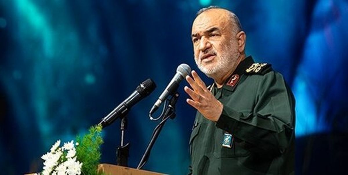 روسای جمهور آمریکا هیچ فرقی با هم ندارند/ کار ما با دشمن تمام نشده است
