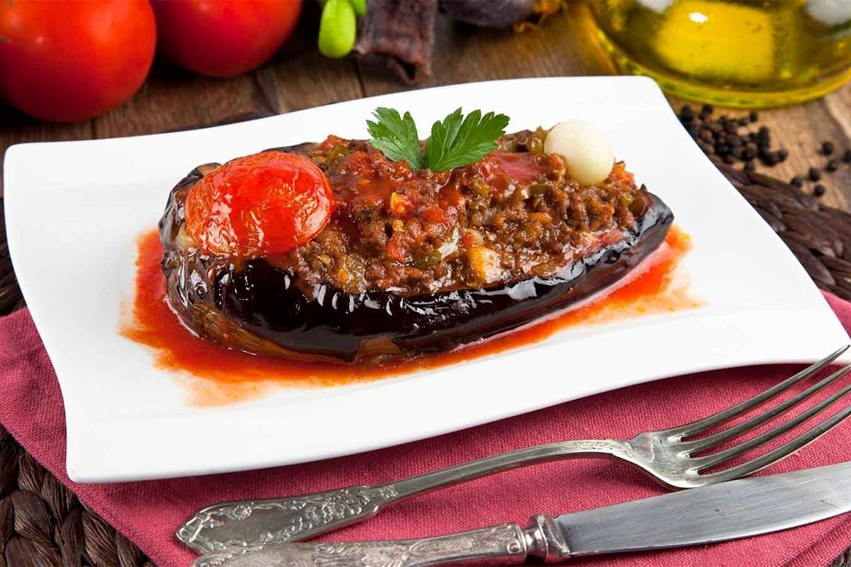 قارنی یاریخ؛ یک غذای خوشمزه برای عاشقان بادمجان