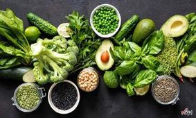 ۵ سبزی پرخاصیت برای کاهش کلسترول بعد از ۵۰ سالگی