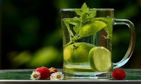 چند نوشیدنی مفید برای سم زدایی از کبد
