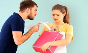 شش نکته مهم در برخورد با همسر خسیس 