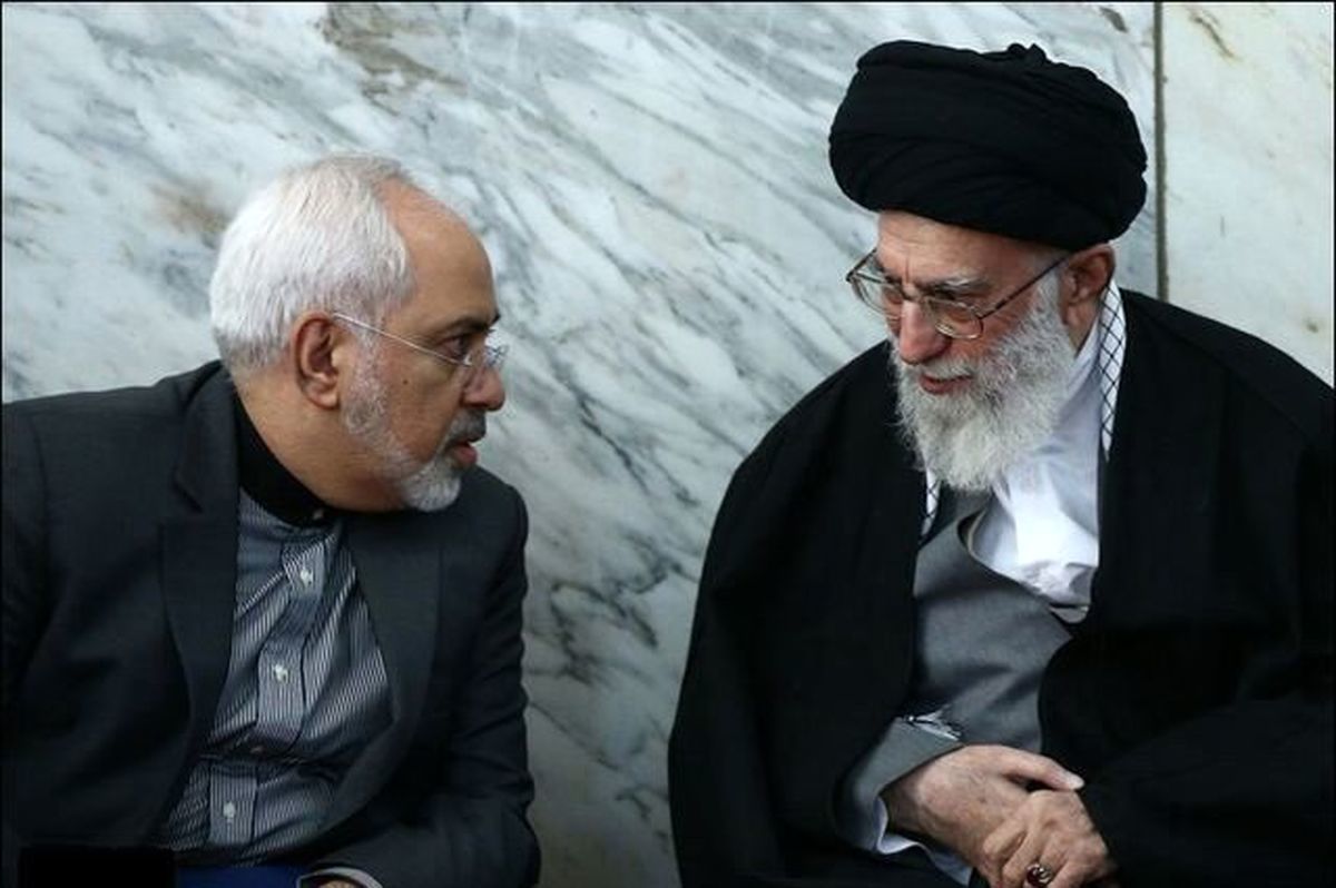  یک روزنامه در ادعایی عجیب: ظریف، مشاور رهبری می‌شود

