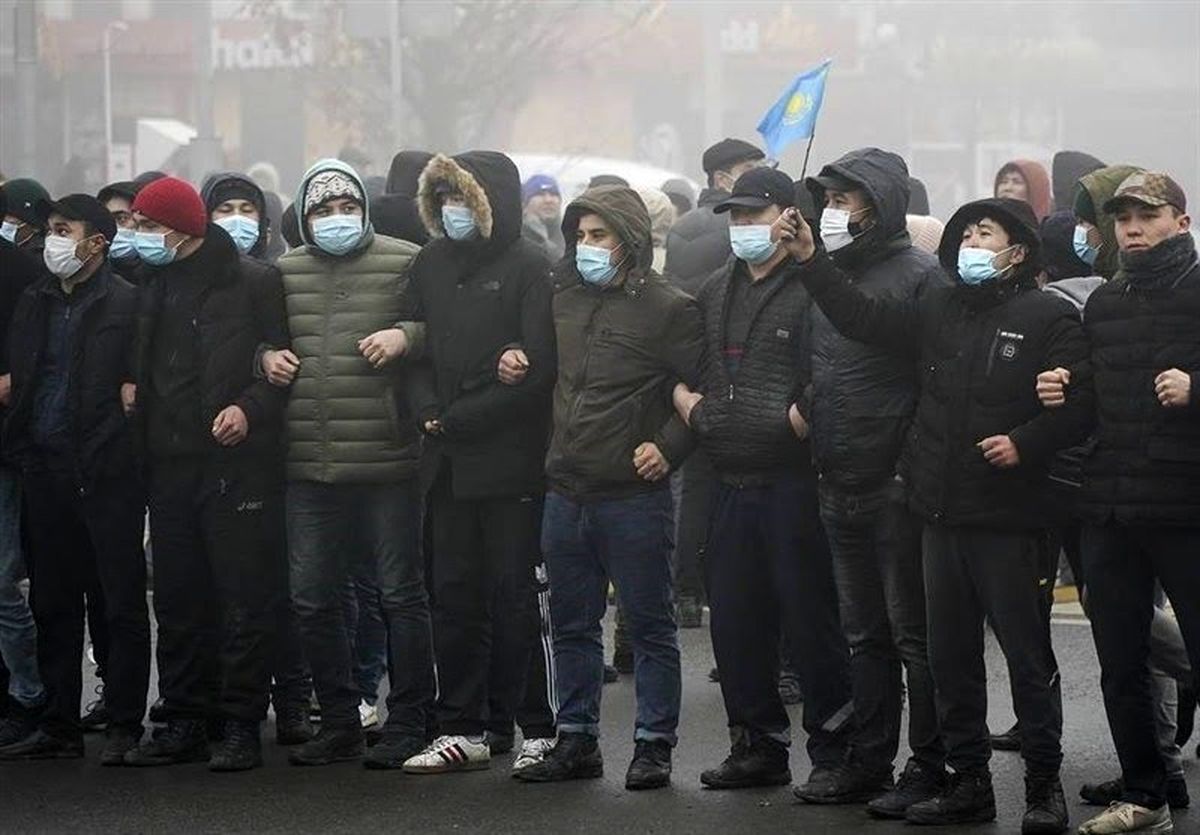 تصرف ساختمان ریاست‌جمهوری قزاقستان/ اعلام وضعیت نظامی در "نورسلطان"