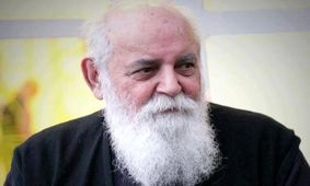 ابتهاج حذف شدنی نیست؛ شعرهایش را به کتاب‌های فارسی برگردانید