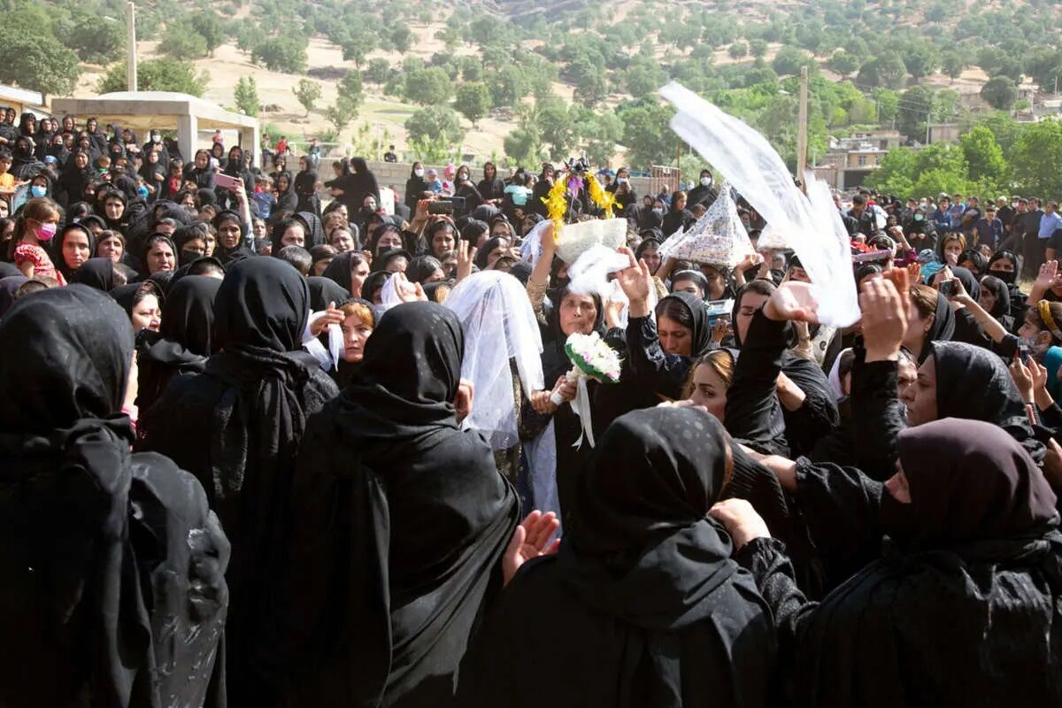  اظهارات یکی از مسئولان وزارت اقتصاد درباره عزاداری بازماندگان جان‌باختگان حوادث اخیر، مصداق نفرت‌پراکنی است/ عزل کافی نیست، پست جدید ندهید!