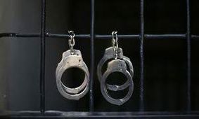 دستگیری دندانپزشک قلابی به همراه همسرش