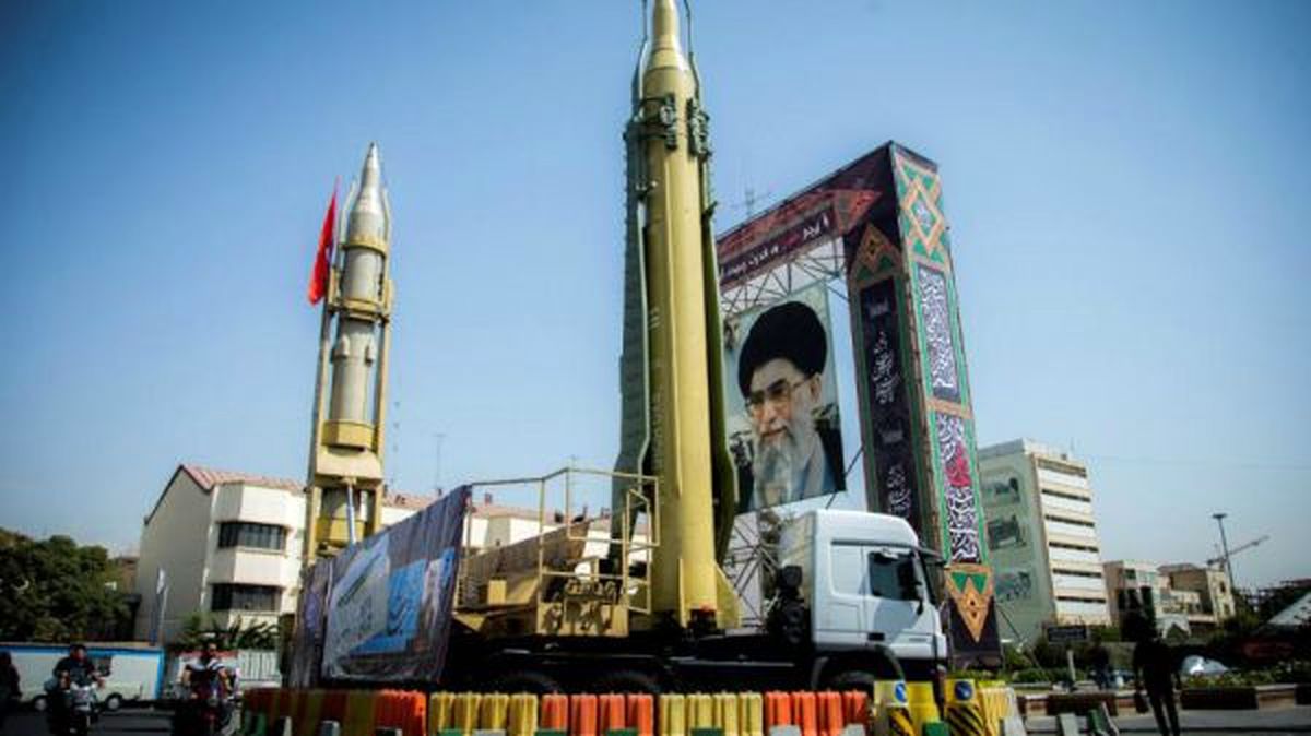 مهم‌ترین موشکهای ایران را بشناسید/ از موشک بالستیک سجیل با برد 2 هزار کیلومتر تا موشک ضد تانک توفان + جدول