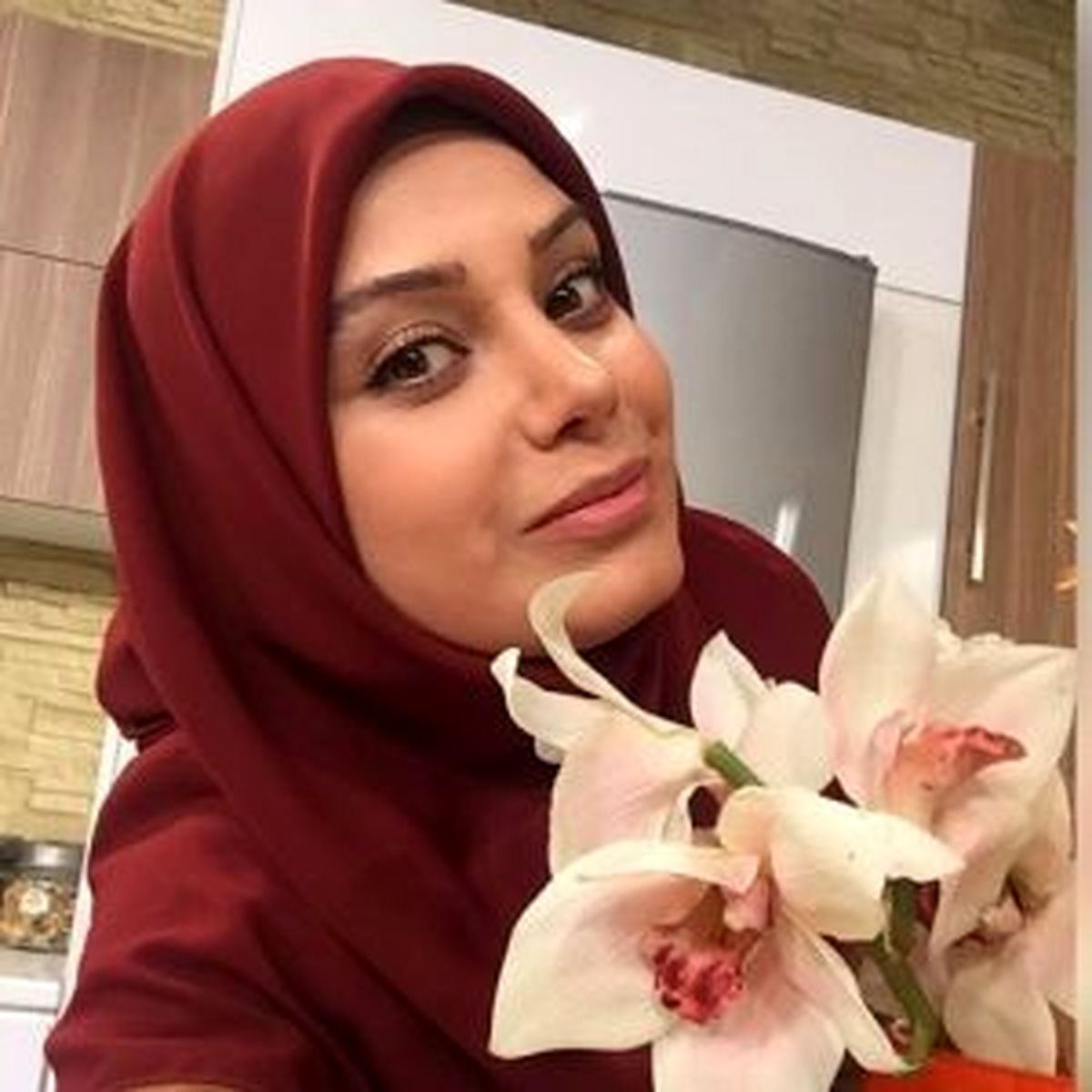 علت ممنوع‌ التصویری مجری زن «به خانه برمی‌گردیم» چیست!؟