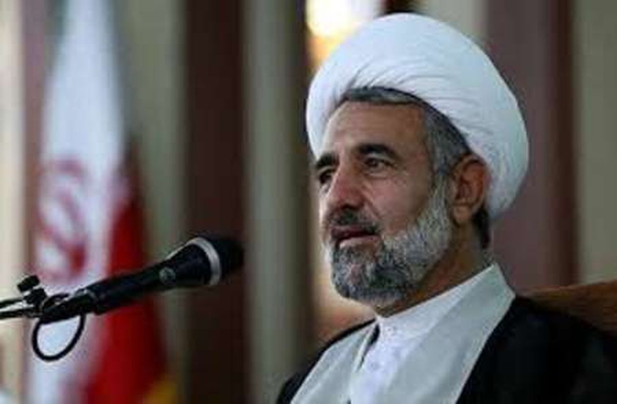 ظریف تروریست نیست که آمریکا او را تحریم کرده است/ ترامپ هنوز گرسنه است و پوست خیار می‌خورد