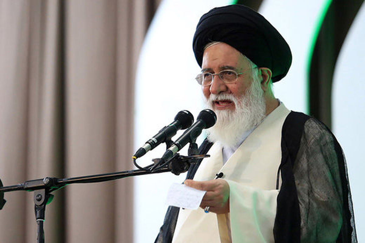 علم الهدی: نقدینگی کشور را نباید صرف عیاشی و تفریحگاه‌ها کرد /نگران اندام‌های بی حجاب و ولنگار هستیم