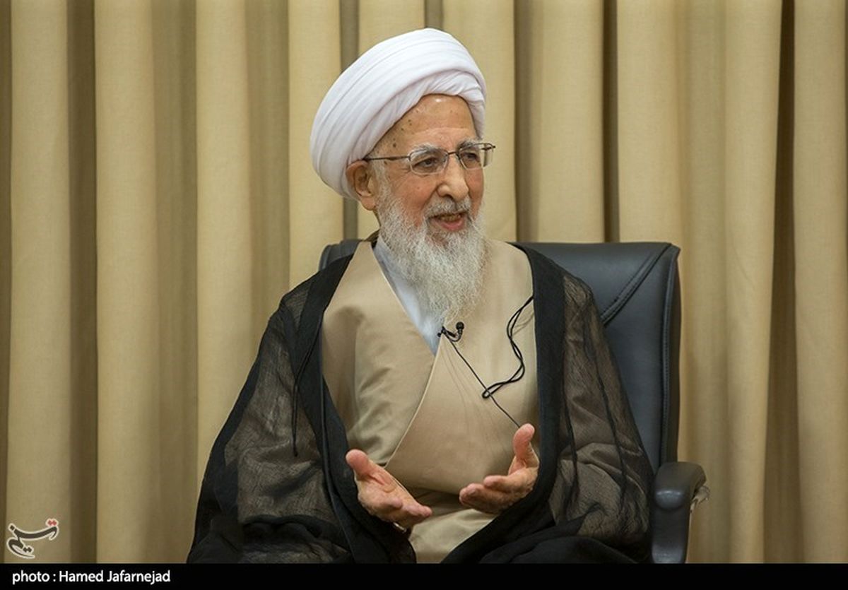 انتقاد ‌آیت‌الله جوادی‌آملی از اختلاس‌ها و احتکارها / هیچ فرقی بین ترامپ و یزید نیست