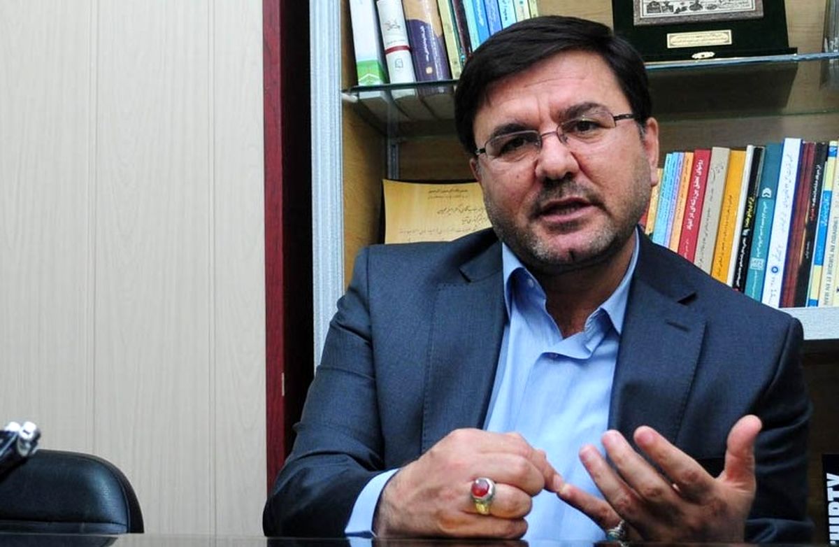 نظارت راه جلوگیری از سوءاستفاده‌ احتمالی از کارت سوخت است/ عملکرد دولت در رابطه با بنزین قابل قبول است