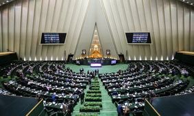 لاریجانی خطاب به پژمان‌فر : همه تریبون‌ها دستتان است؛ کسی هم چیزی به شما نمی‌گوید که مملکت این طور شده
