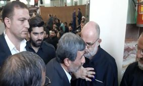 حضور دکتر احمدی نژاد در مراسم ترحیم پدر حاج سعید قاسمی+ عکس