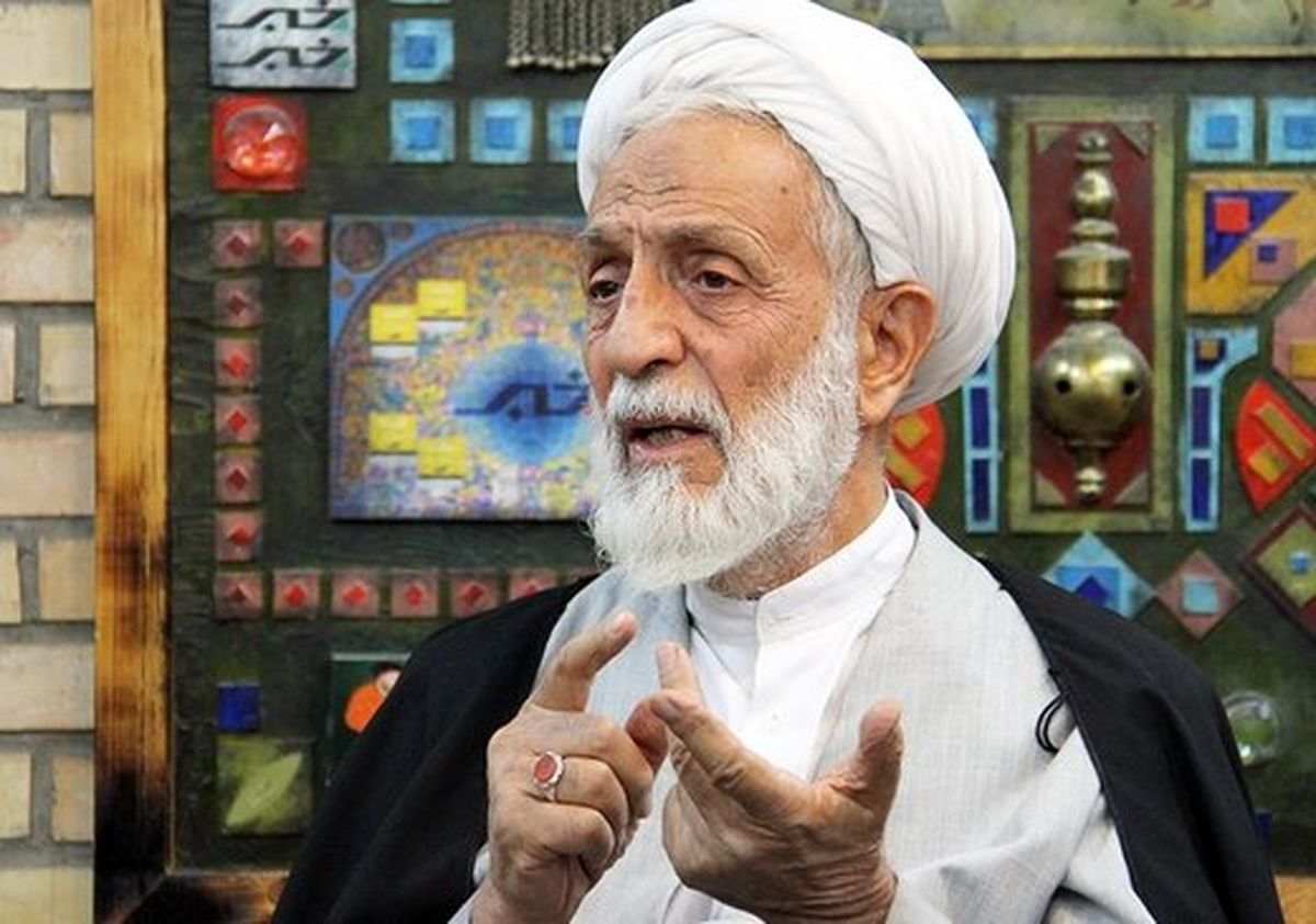 ژست می‌گیرند که هر کسی تندروی کند، انقلابی است