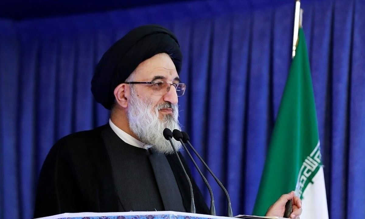 واکنش امام جمعه کرج به اظهارات روحانی: برخی از قربانی شدن برای منافع ملی می گویند / منافع ملی چیست؟ اگر منافع ملی به قیمت از بین رفتن هویت ما باشد، آیا ارزشی دارد؟