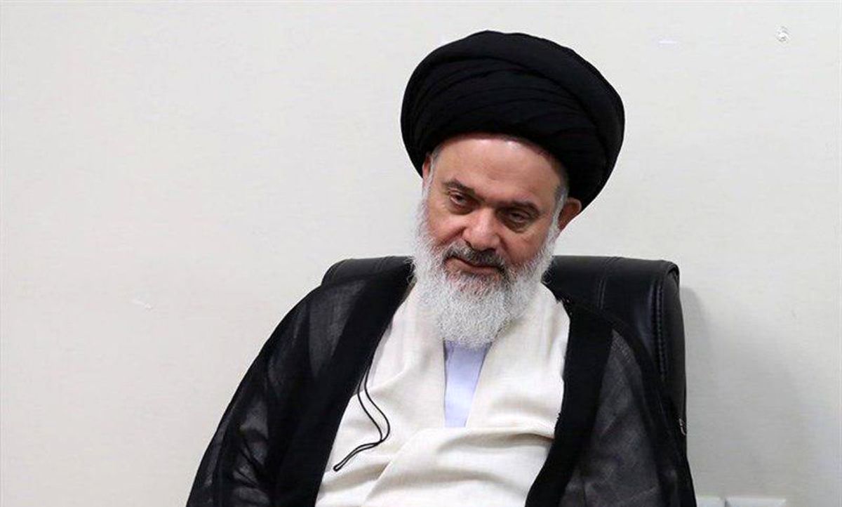 آیت‌الله حسینی‌بوشهری در بیمارستان بستری شد