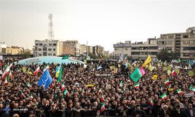 تجمع میدان انقلاب برای حمایت از نظام بود، یا معرکه برای توهین و تخریب؟