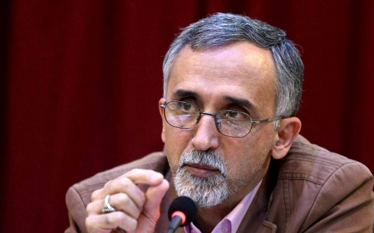 روحانی نمی‌تواند در اداره کابینه درست تصمیم بگیرد/ رئیس‌جمهور حتی توانایی گفتگو با رئیس مجلس را هم ندارد