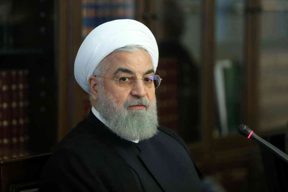 استعفای روحانی برای نجات کشور از بن بست / "گر تو بهتر می زنی بستان بزن"