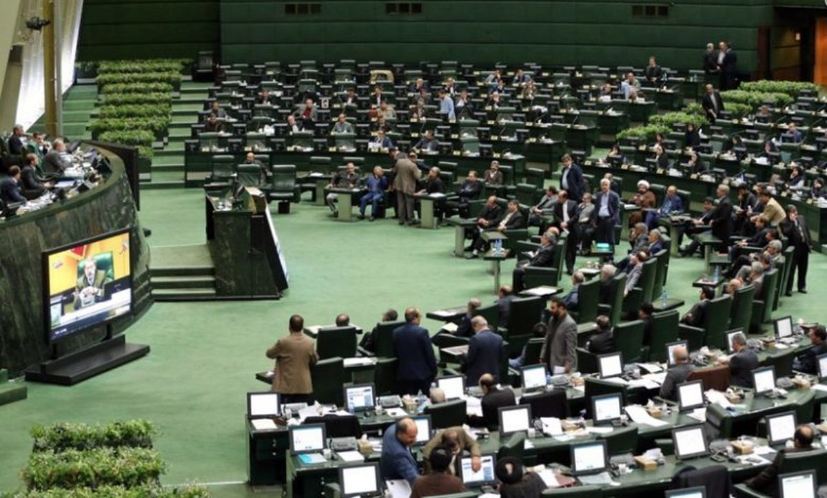 خواب مخالفان برای بودجه / شروع مجدد پیامک‌ها