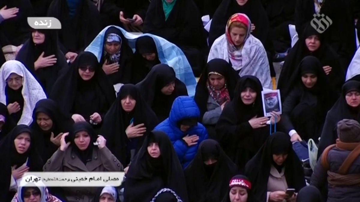 فیلم مداحی عجيب امروز، قبل از خطبه‌های نماز جمعه!