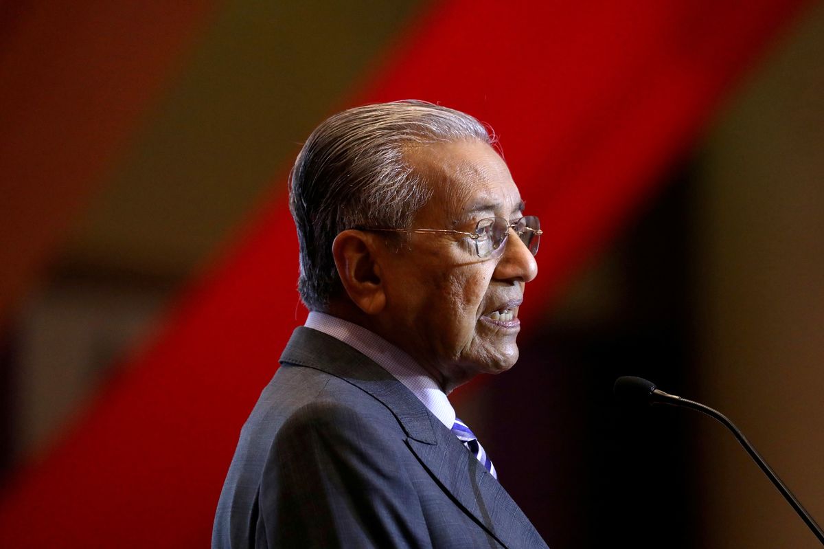 ماهاتیر محمد استعفا کرد