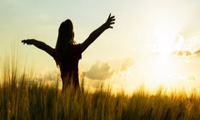 چه‌قدر از زندگی خود راضی هستید؟ این راهکار ها رضایت شما را از زندگی بالا می‌برد!