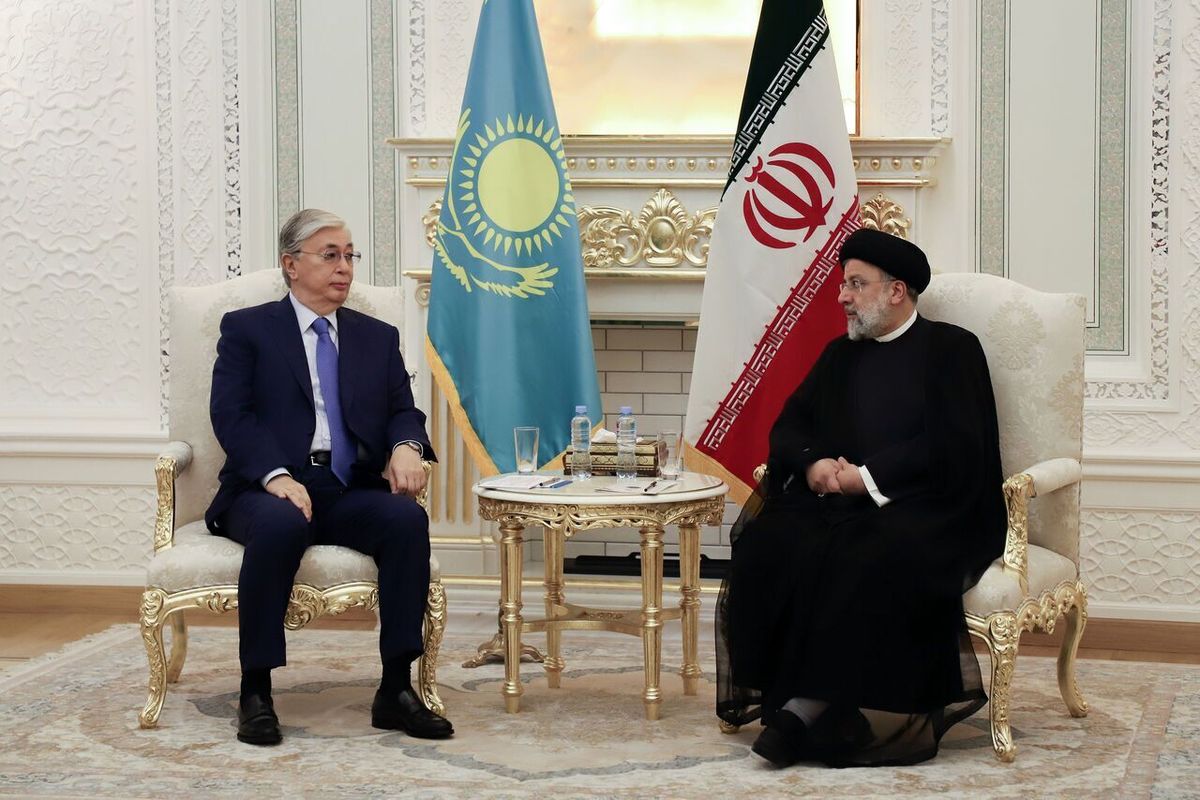 رئیس جمهور قزاقستان مورد استقبال رسمی «رئیسی» قرار گرفت

