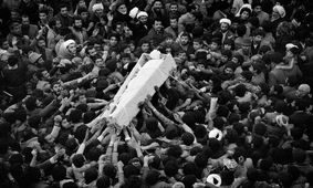 ببینید | تنها سکانس ماندگار سینما از ارتحال امام خمینی(ره)