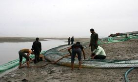 انهدام خط لوله ۲۹ هزار متری انتقال سوخت قاچاق در سواحل میناب