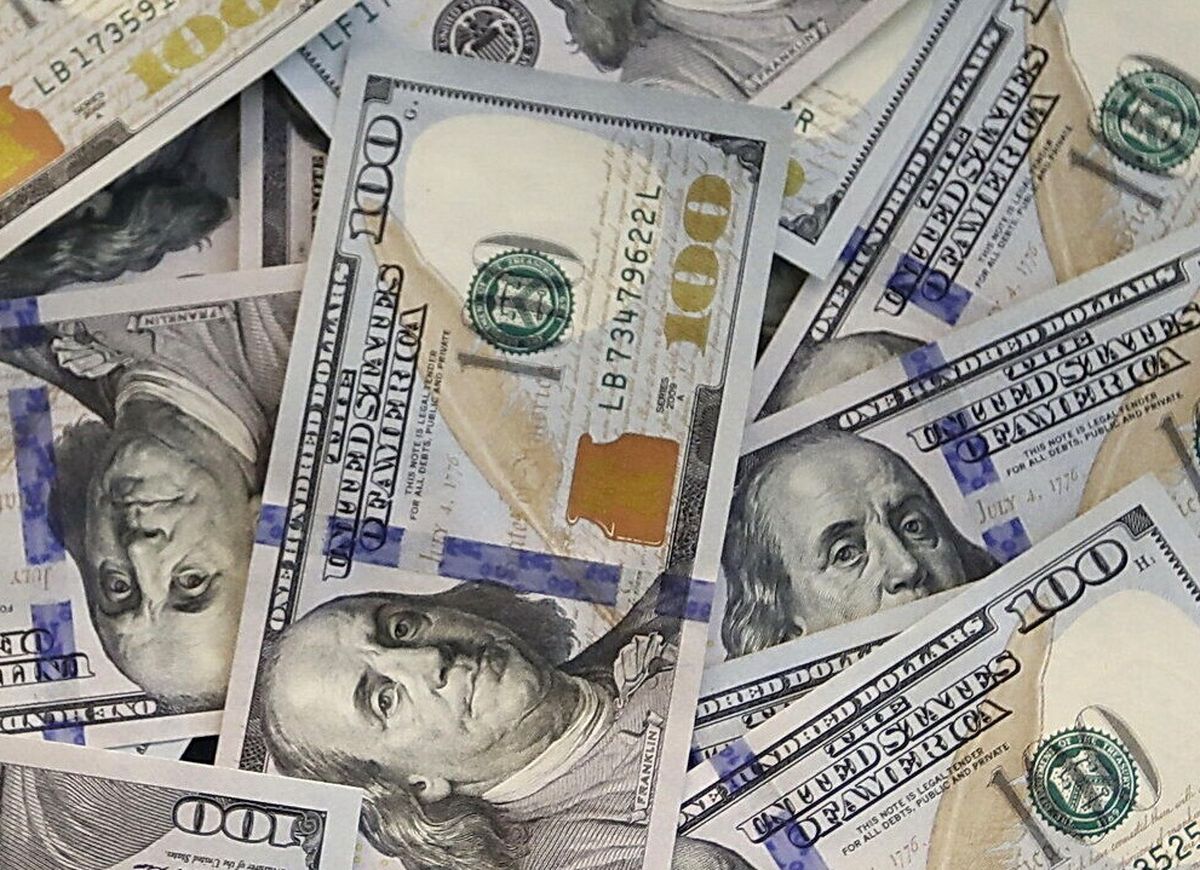 سرکرده دلال بازار ارز دستگیر شد