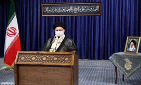 مقام معظم رهبری: پیرمرد آمریکایی، از مذاکره با ایران، سود می‌برد/اگر جریان تحریف شکست بخورد، قطعاً جریان تحریم هم شکست خواهد خورد