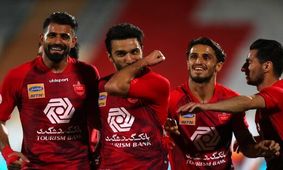بازیکنان پرسپولیس اینگونه برای استقلالی‌ها کری خواندند/عکس