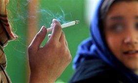 سرعت وابستگی به مواد مخدر در زنان بیش از مردان است