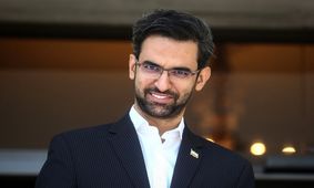 آذری جهرمی: وقتی فناوری رسانه می تواند عامل مسمومیت دانش‌آموزان باشد، چرا دو گیگ اینترنت نتواند بارداری را رقم بزند؟!