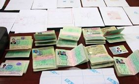 اتباع افغانستانی در مشهد شناسنامه الکترونیکی دریافت می‌کنند