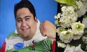 سنگ مزار زنده‌یاد سیامند رحمان نصب شد/ عکس