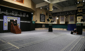 مراسم عزاداری شام غریبان امام حسین (ع) در حضور رهبر انقلاب/عکس