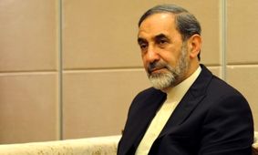 عکسی کمتر دیده شده از ولایتی در دوران دفاع مقدس