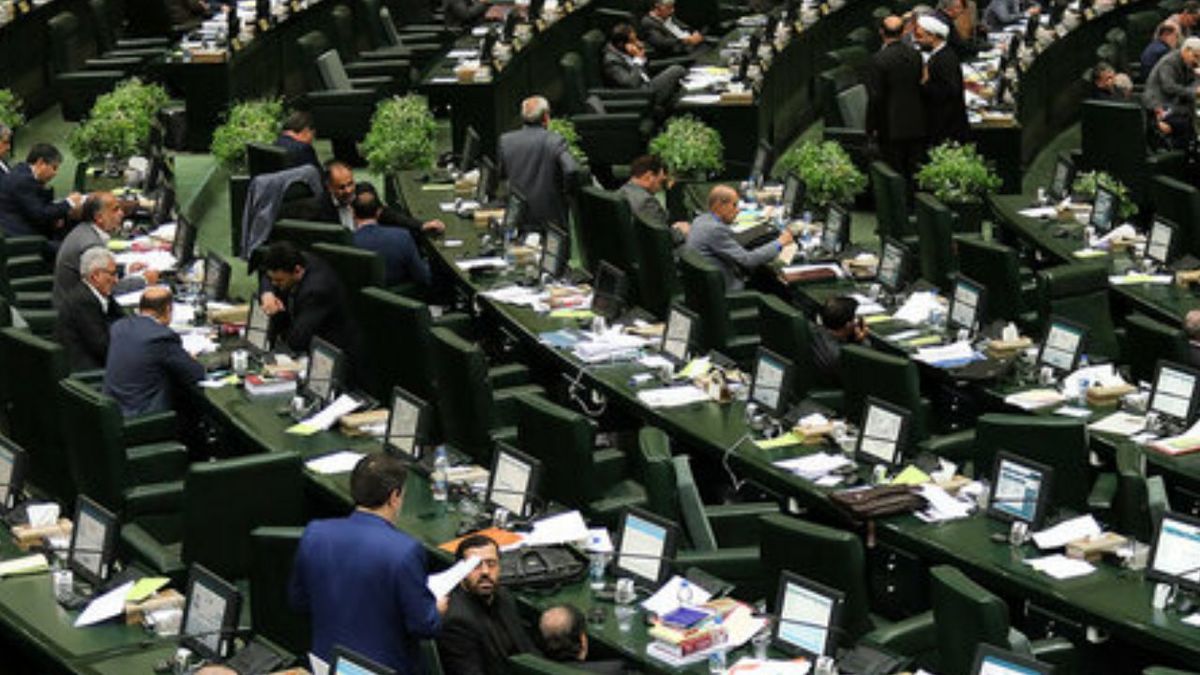  واکنش رئیس مجلس به دریافت و بازگرداندن ۱۵۰۰ واکسن آنفلوآنزا، «سکوت» بود