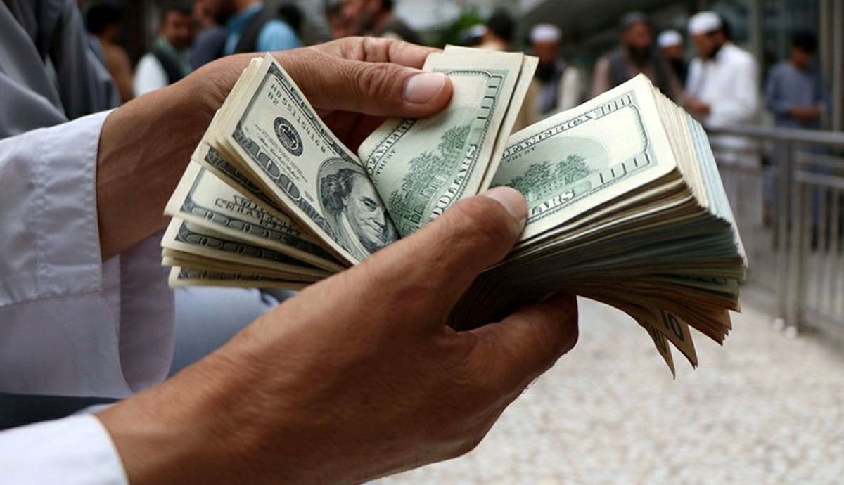 افزایش قیمت دلار، مشکل کسری بودجه دولت را حل نمی‌کند / دلیل تورم نرخ ارز، سوداگری است