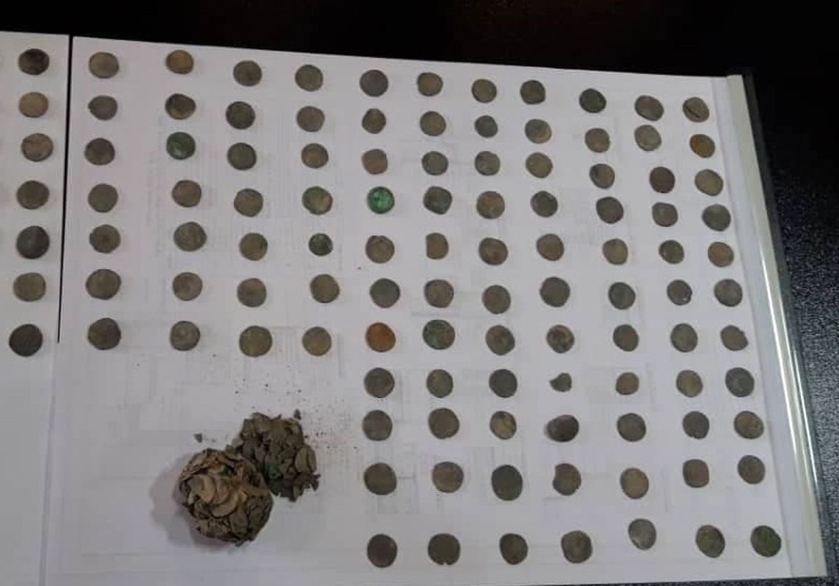 متهم فراری با سکه های تاریخی دستگیر شد