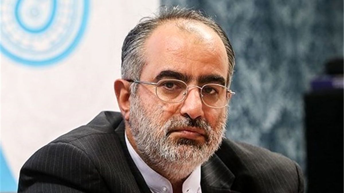 حکم دادگاه جرم سیاسی حسام‌الدین آشنا صادر شد/ مشاور رئیس‌جمهوری به جزای نقدی محکوم شد