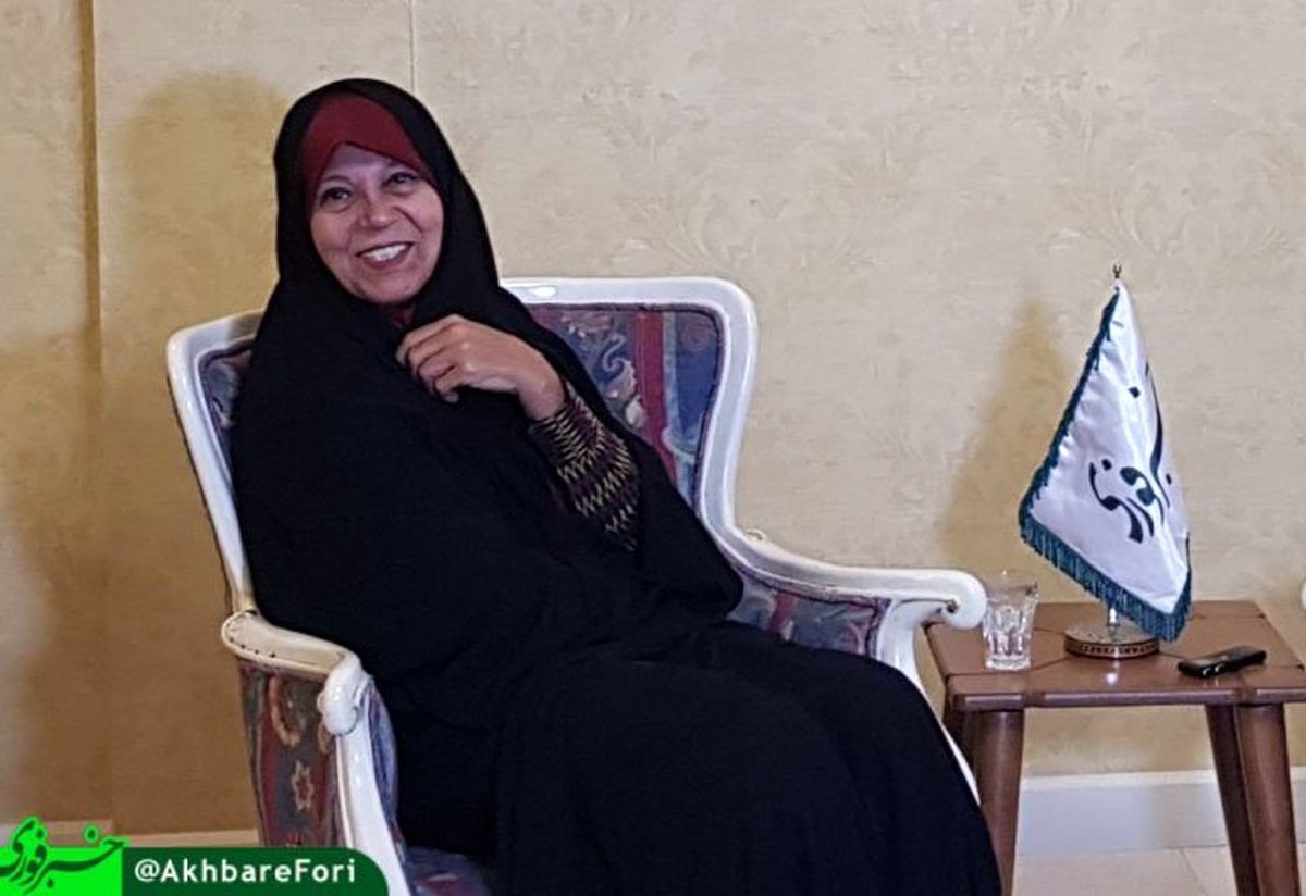 بابا از جلسات گزارش‌دهی احمدی‌نژاد بیرون می‌آمد، می‌گفت دروغ شنیدن گناه است/ پدر بسیاری از اعتراضهایش را علنی نمی‌گفت