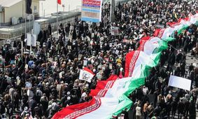 برخی در کشور حل مشکلات را نمی خواهند / درس انقلاب درس "ما می توانیم" است
