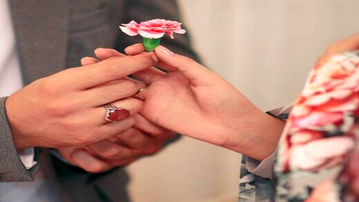 عکس های اغراق آمیز زن و شوهری/ صمیمیت همسران در فضای مجازی نشانه رابطه خوب آن‌هاست؟