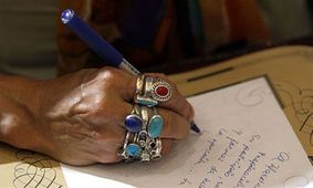 دختر جوان: رمال تهدید کرد با اجنه آزارتان می‌دهم