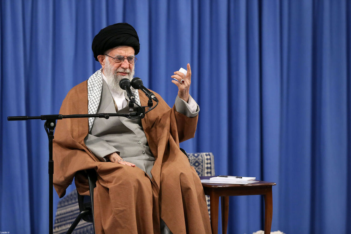 انقلاب اسلامی ما، مضمون بعثت پیامبر را تجدید کرد